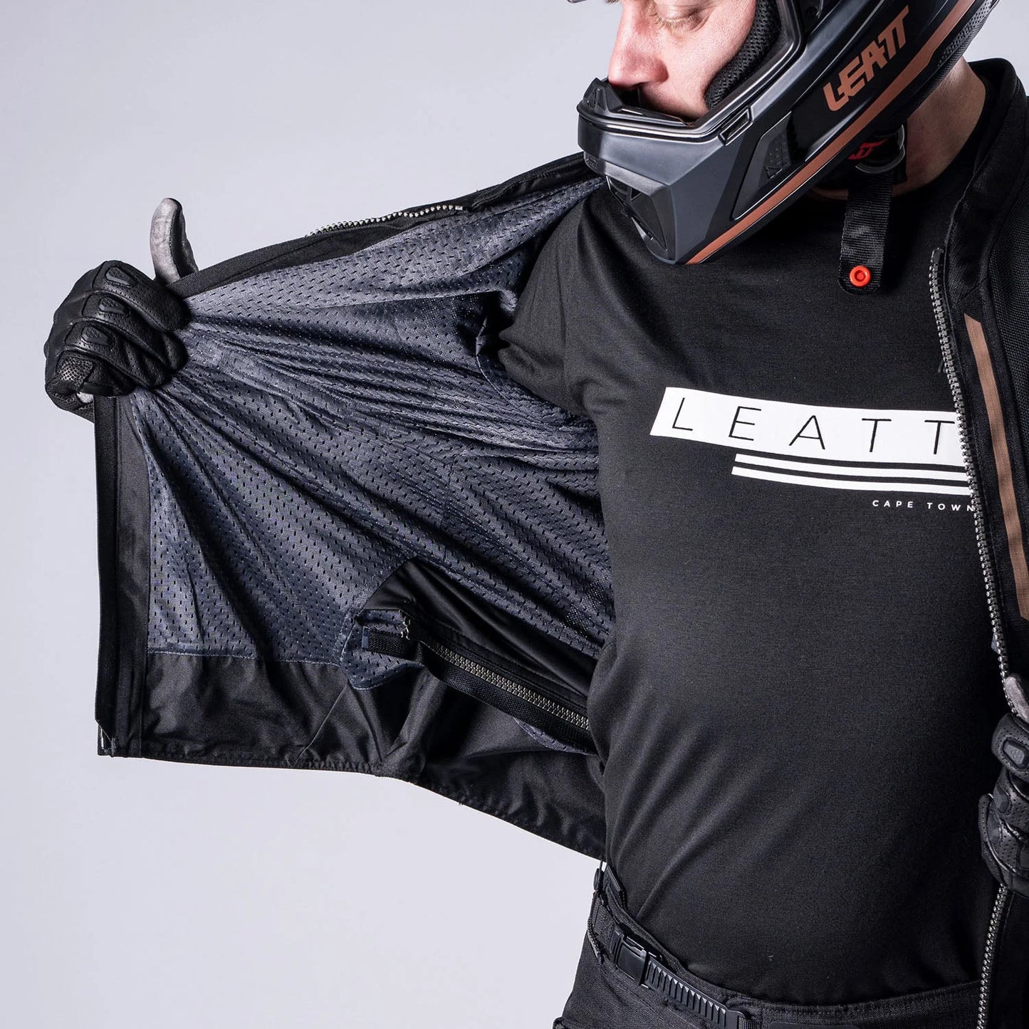 Leatt ADV FlowTour 4.5 Corta Chaqueta