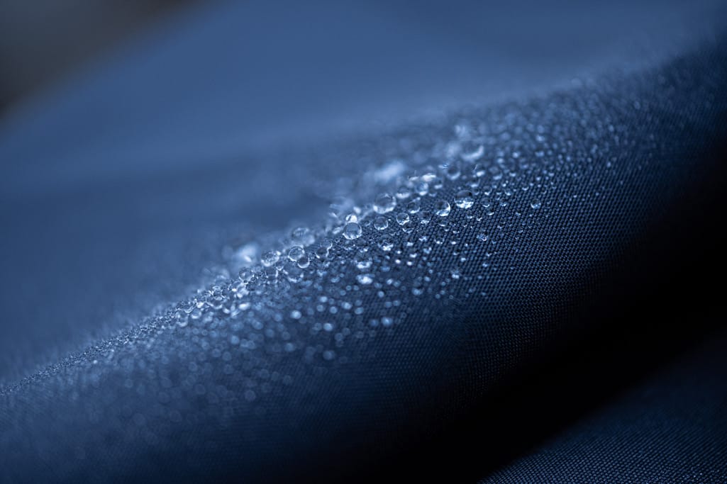 Impermeabilidad y Transpirabilidad en el Equipamiento de Moto Touring y Adventure